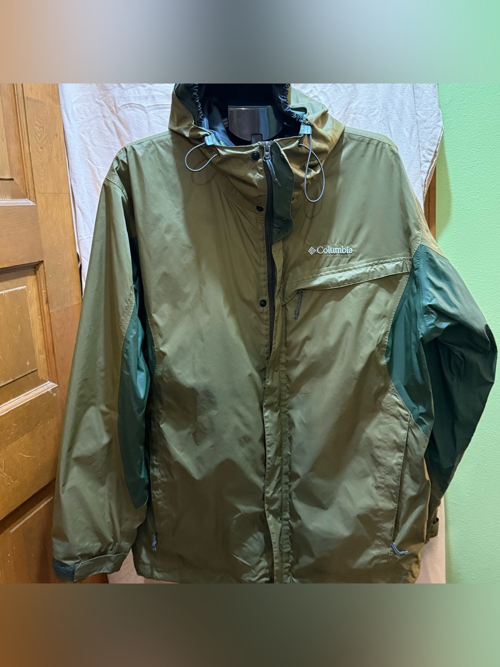 Columbia Men's Two-Tone Olive and Forest Green Rain Jacket
